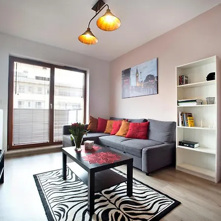 Airport Okecie Klobucka P&o Serviced Varsavia