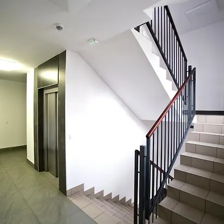 Airport Okecie Klobucka P&o Serviced Appartement