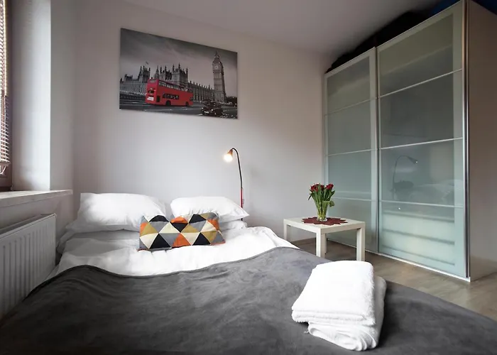 Airport Okecie Klobucka P&o Serviced Apartment *